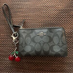 Coach Double Corner Zip Wristlet In Signature Canvas
